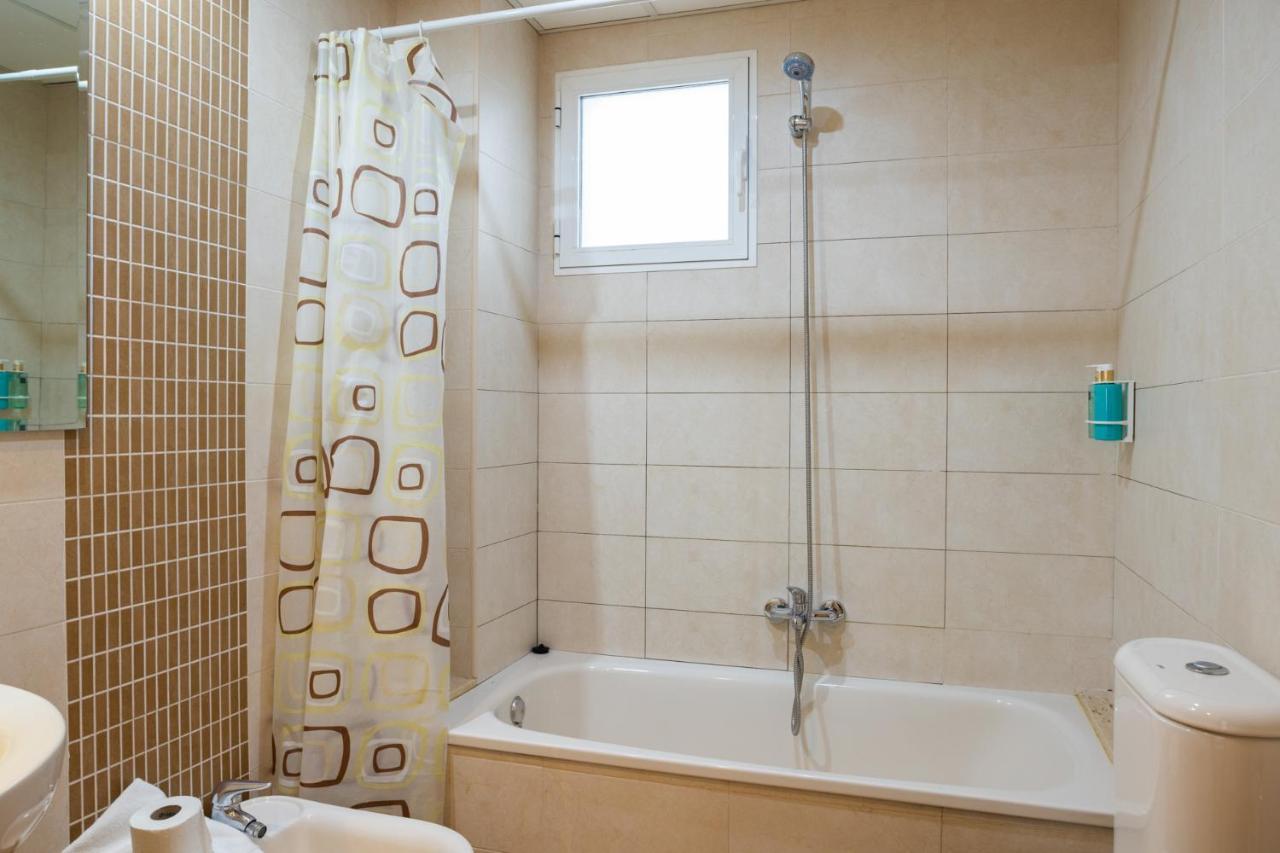 Lovely 2 Bedroom Terrace Wifi Parking Ac Heating Attic Valência Exterior foto