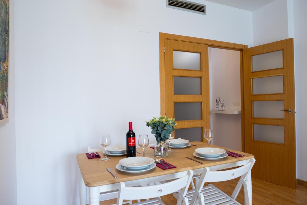 Lovely 2 Bedroom Terrace Wifi Parking Ac Heating Attic Valência Exterior foto