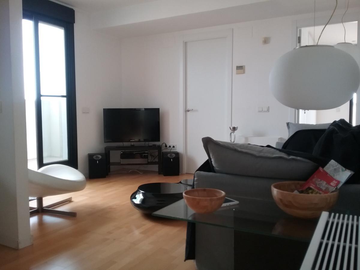 Lovely 2 Bedroom Terrace Wifi Parking Ac Heating Attic Valência Exterior foto