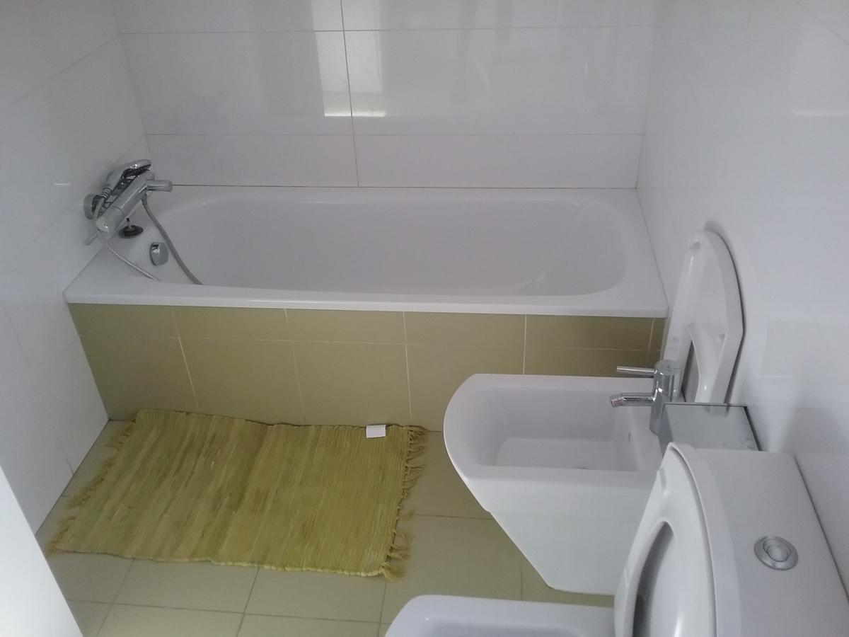 Lovely 2 Bedroom Terrace Wifi Parking Ac Heating Attic Valência Exterior foto