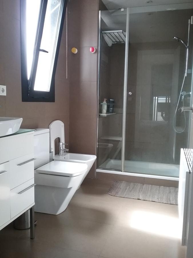 Lovely 2 Bedroom Terrace Wifi Parking Ac Heating Attic Valência Exterior foto
