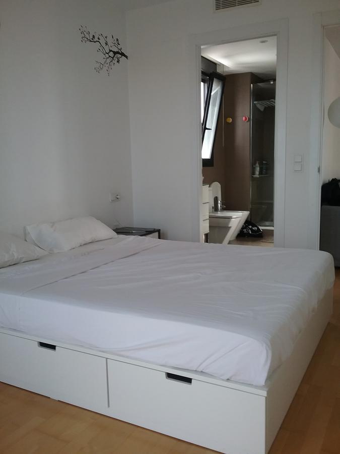 Lovely 2 Bedroom Terrace Wifi Parking Ac Heating Attic Valência Exterior foto