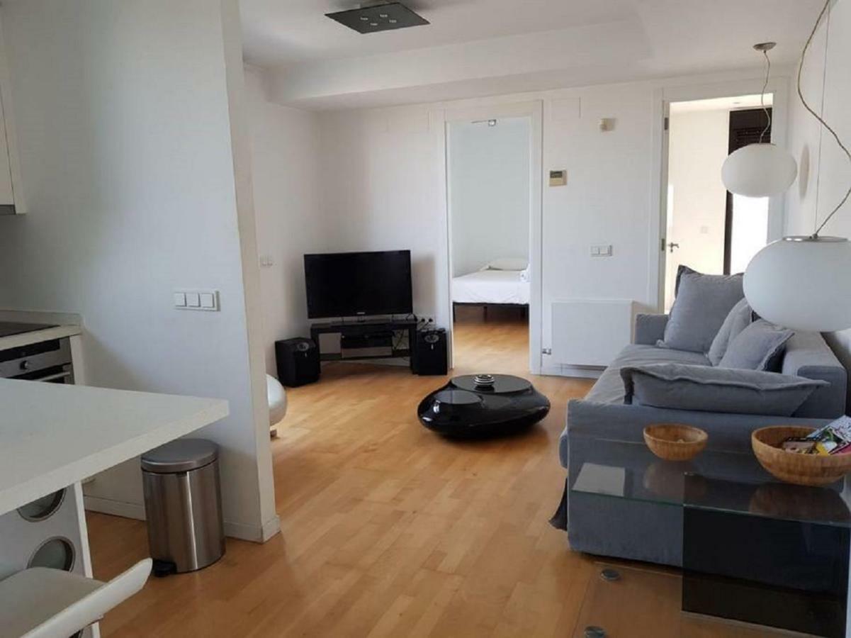 Lovely 2 Bedroom Terrace Wifi Parking Ac Heating Attic Valência Exterior foto